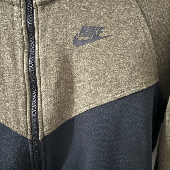 Nike Hoodie - Picture 2 of 4